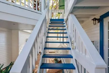 Birds Of A Feather At Custom House Inn Key West Holiday home